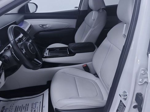 Used 2025 Hyundai Tucson Limited FWD image 13