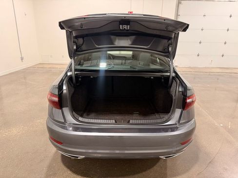 Used 2020 Volkswagen Jetta R-Line image 9