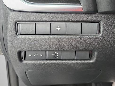 Certified 2023 Nissan Rogue SV FWD image 24