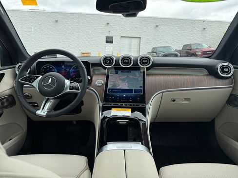 Used 2026 Mercedes-Benz GLC 300 4MATIC image 17