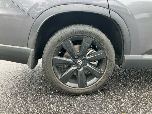 Used 2025 Honda Pilot Black Edition image 27