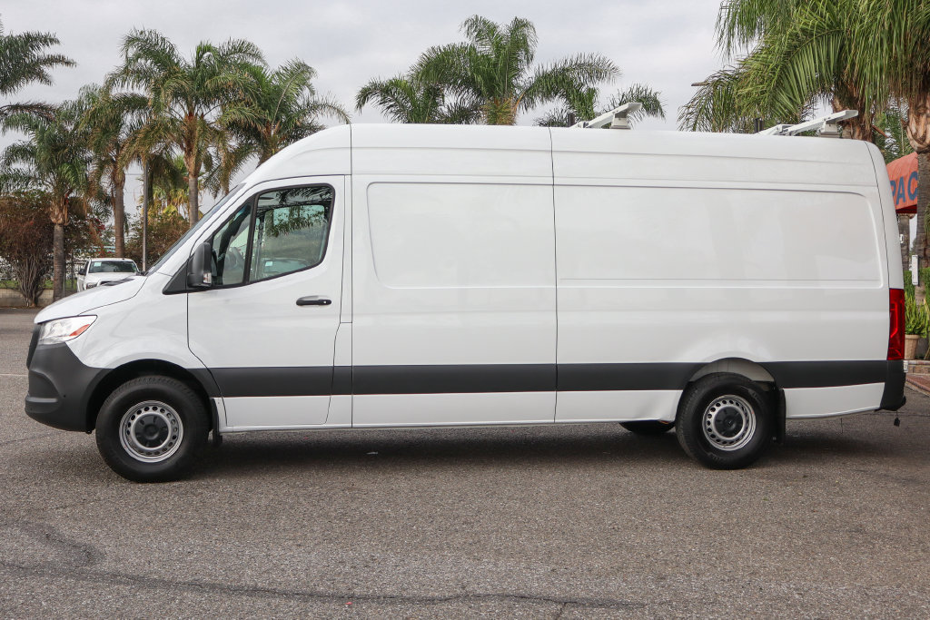 Used 2023 Mercedes-Benz Sprinter 2500 image 5