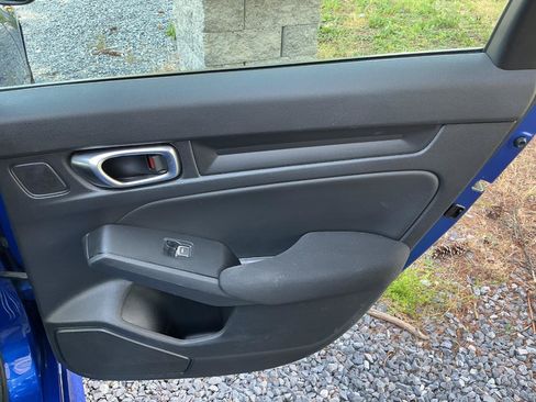 Used 2023 Honda Civic Sport image 18