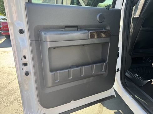 Used 2015 Ford F250 Platinum w/ FX4 Off-Road Package image 18
