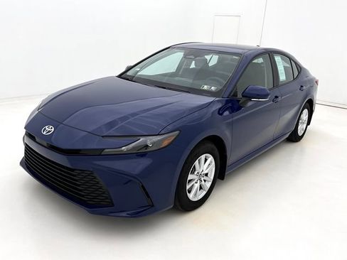 Used 2025 Toyota Camry LE AWD/4WD image 4