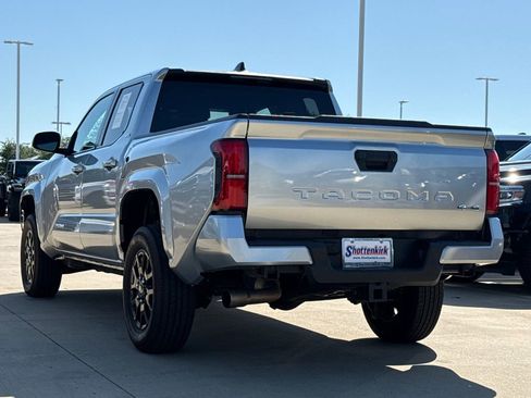Used 2024 Toyota Tacoma SR5 AWD/4WD image 7