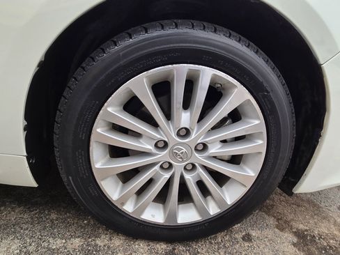 Used 2013 Toyota Avalon XLE Premium image 31