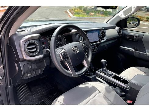 Used 2023 Toyota Tacoma SR5 w/ Technology Package AWD/4WD image 14