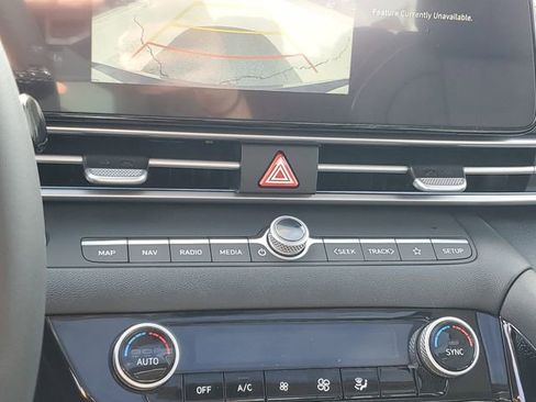 New 2026 Hyundai Elantra Limited FWD image 28