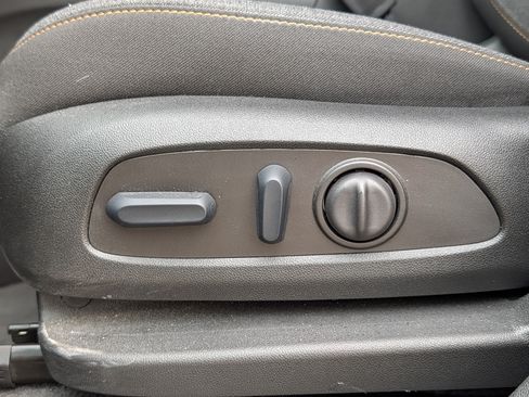 Used 2023 Chevrolet Equinox LT AWD/4WD image 14