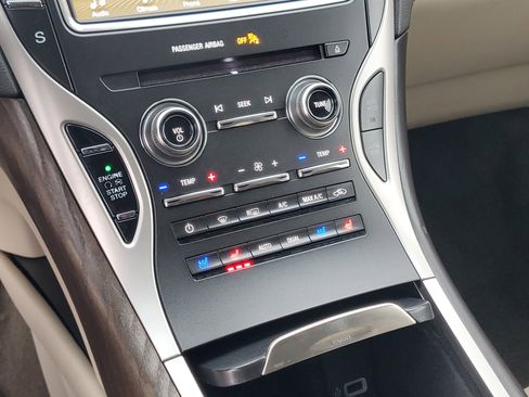 Used 2018 Lincoln MKX Reserve w/ Lincoln MKX Climate Package image 18