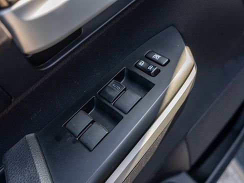 Used 2016 Toyota Tundra SR5 image 11