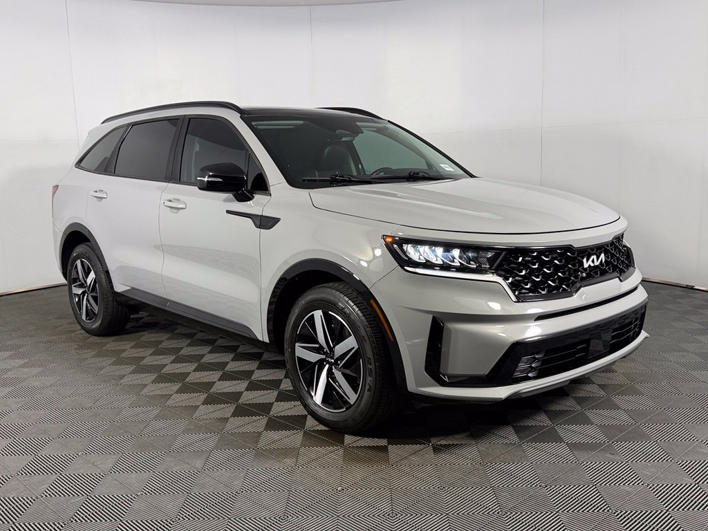 Used 2023 Kia Sorento EX w/ Panoramic Sunroof Package FWD image 4