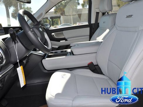 New 2025 Ford Expedition Platinum image 10