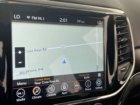 Used 2022 Jeep Grand Cherokee Limited image 13