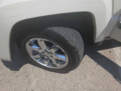 Used 2010 Jeep Liberty Limited w/ Tire & Wheel Group RWD image 13