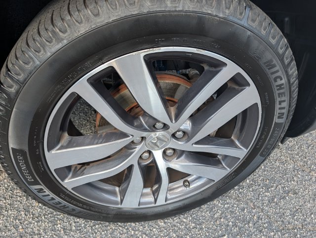 Used 2017 Honda Pilot Touring image 9