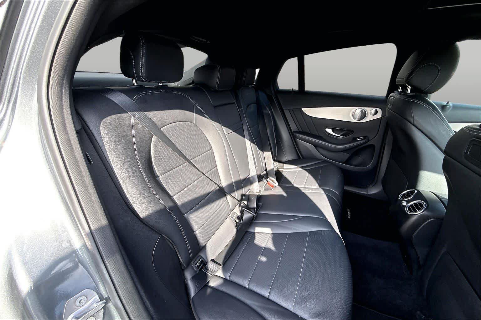 Used 2019 Mercedes-Benz GLC 300 4MATIC Coupe image 19