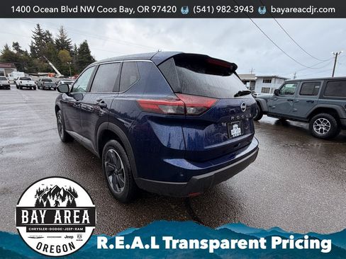 Used 2025 Nissan Rogue SV FWD image 4
