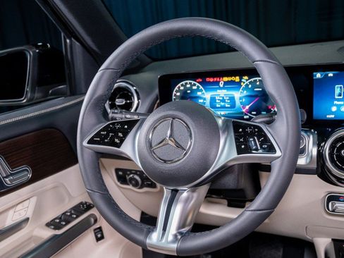 New 2026 Mercedes-Benz GLB 250 4MATIC image 15