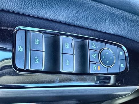 Used 2025 Nissan Pathfinder Platinum w/ Black Appearance Package image 41