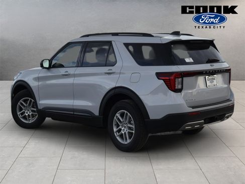 New 2026 Ford Explorer Active w/ Active Comfort Package RWD image 4