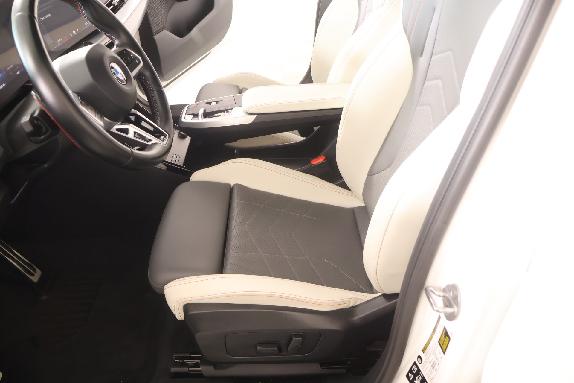 Used 2024 BMW X2 M35i AWD/4WD image 12