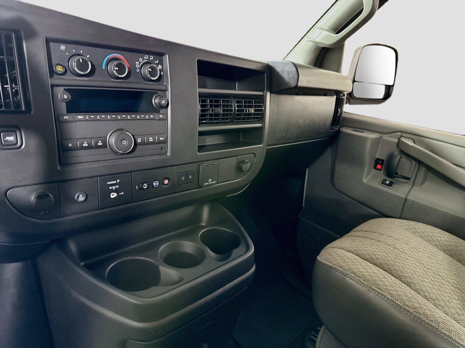 Used 2025 Chevrolet Express 3500 LT w/ LT Preferred Equipment Group RWD image 14
