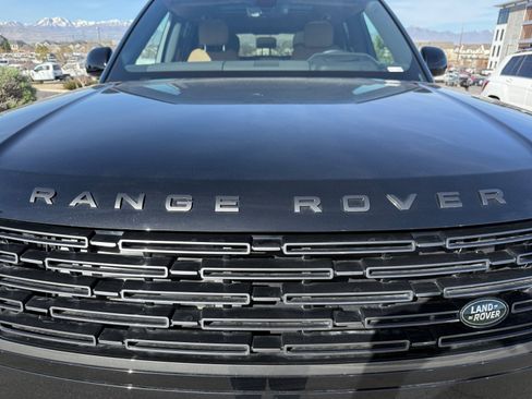 Used 2025 Land Rover Range Rover SE image 23