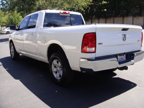 Used 2017 RAM 1500 Classic SLT AWD/4WD image 8