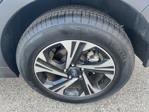Certified 2025 Subaru Crosstrek 2.0i Premium image 9