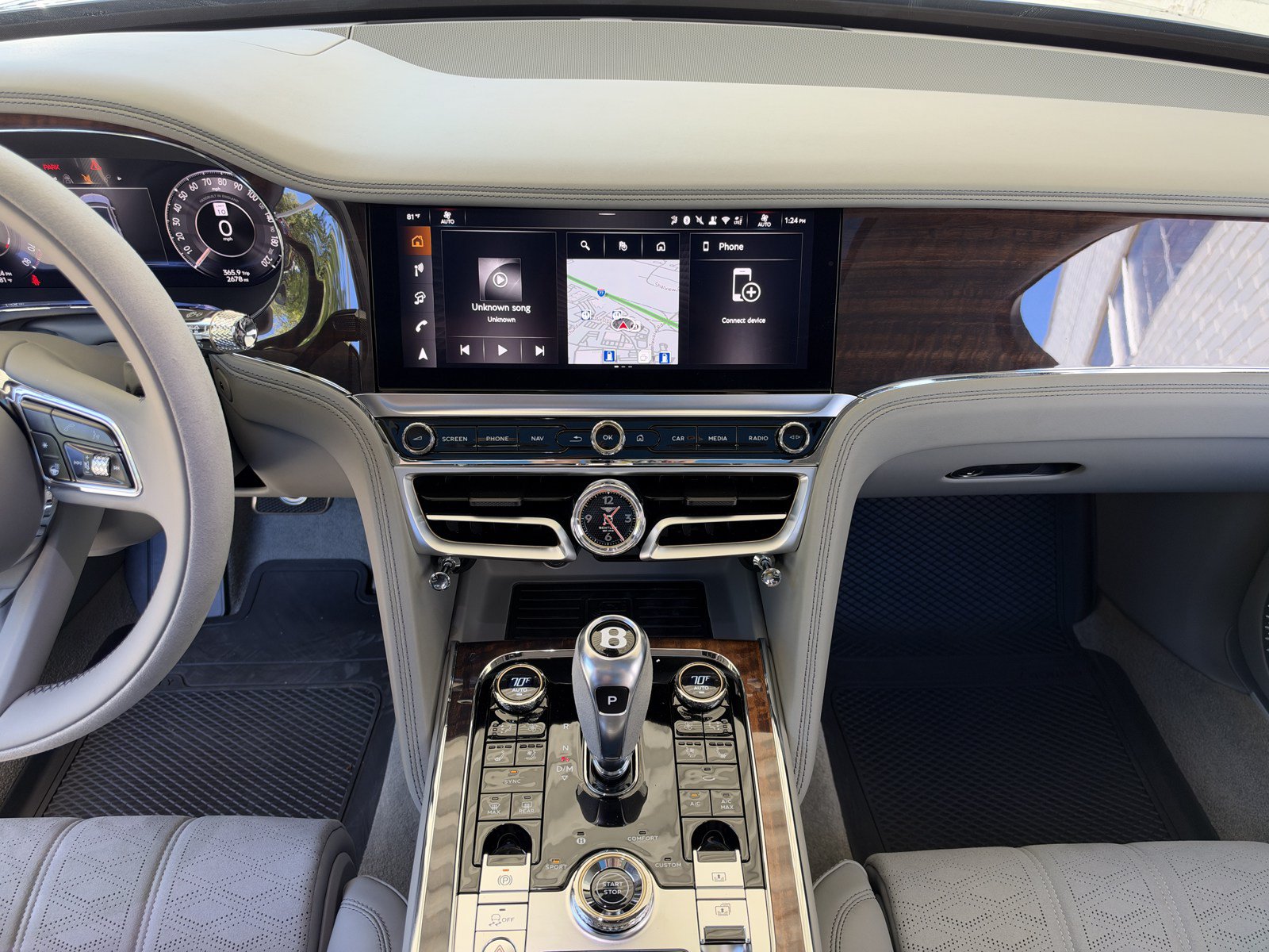 Certified 2025 Bentley Flying Spur Plug-In Hybrid AWD/4WD image 4