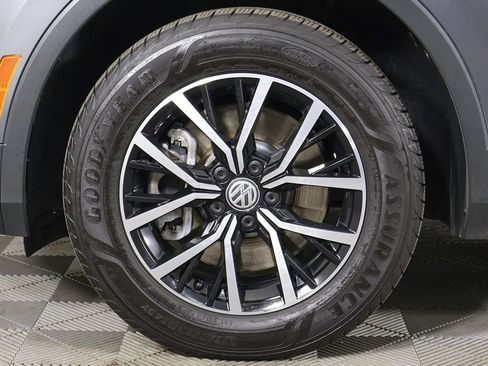 Used 2021 Volkswagen Tiguan SE AWD/4WD image 21