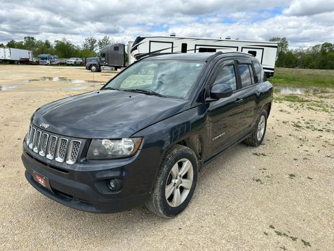 Used 2014 Jeep Compass Latitude w/ Trailer Tow Prep Group AWD/4WD image 2