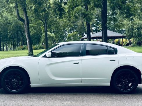 Used 2016 Dodge Charger SXT AWD/4WD image 7