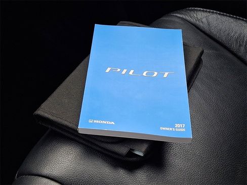 Used 2017 Honda Pilot Touring image 28
