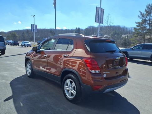 Used 2019 Chevrolet Trax LT w/ LT Convenience Package image 5