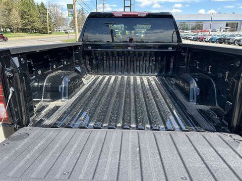 Used 2023 GMC Sierra 1500 Pro w/ Pro Value Package image 27
