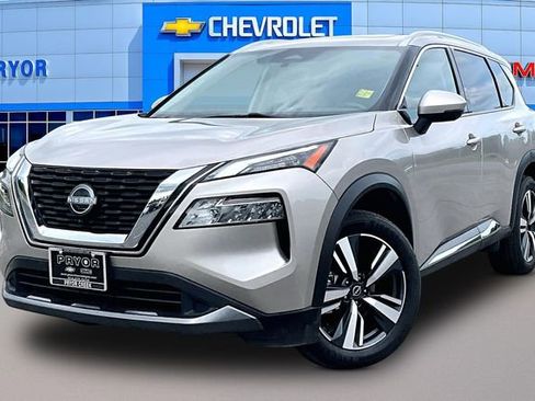 Used 2023 Nissan Rogue SL AWD/4WD image 3