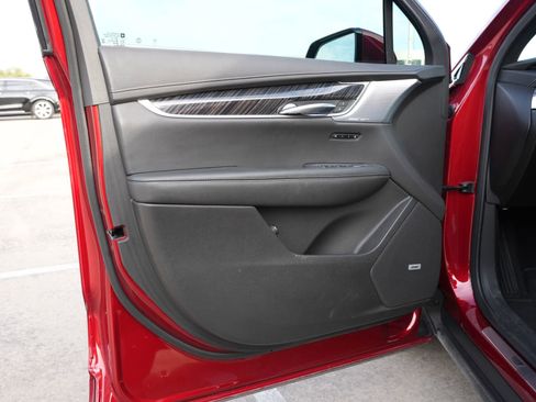 Certified 2023 Cadillac XT6 Premium Luxury w/ Technology Package image 19