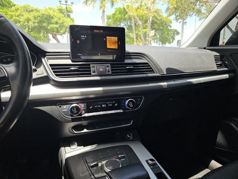 Used 2020 Audi Q5 2.0T Premium AWD/4WD image 19