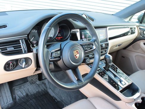 Used 2022 Porsche Macan S image 4