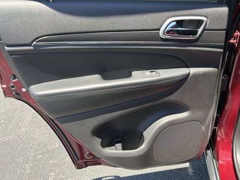 Used 2018 Jeep Grand Cherokee Limited AWD/4WD image 21