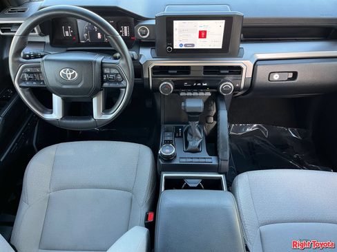 Certified 2025 Toyota 4Runner SR5 AWD/4WD image 16