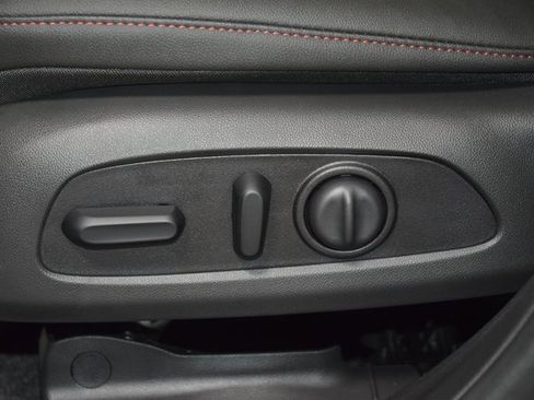 New 2026 Chevrolet Trax RS w/ Sunroof Package image 39