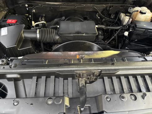 Used 2020 Chevrolet Silverado 2500 LT w/ Convenience Package image 23