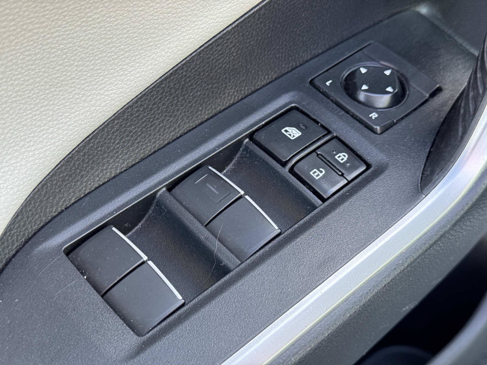 Used 2019 Toyota RAV4 Limited w/ Advanced Technology Package AWD/4WD image 29