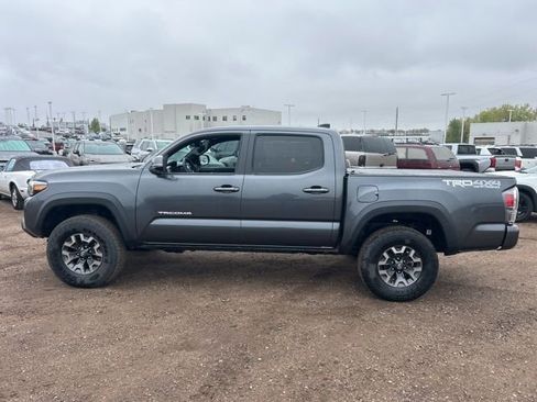 Used 2023 Toyota Tacoma TRD Off-Road w/ Advanced Technology Package AWD/4WD image 2