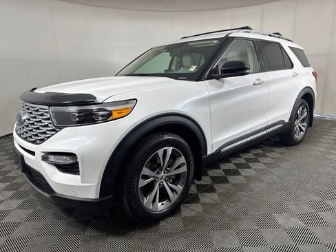 Certified 2020 Ford Explorer Platinum w/ Premium Technology Package AWD/4WD image 8