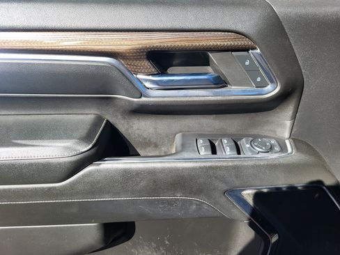 Used 2024 Chevrolet Silverado 2500 LT AWD/4WD image 19
